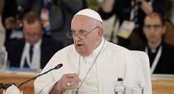 El Papa permanece 